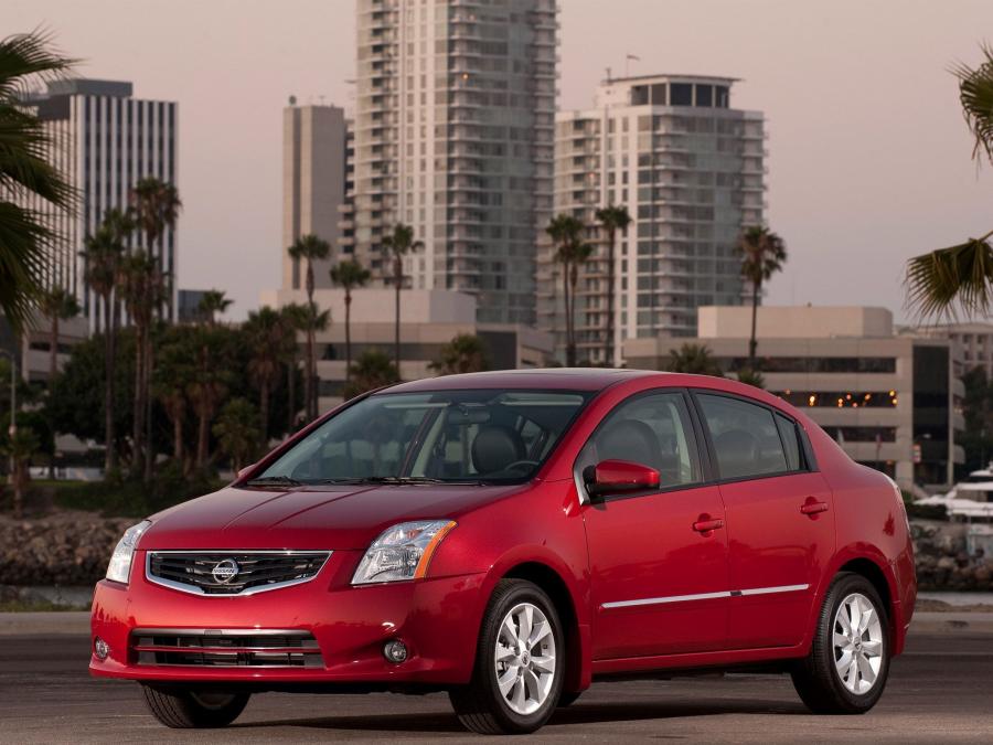  Nissan Sentra 2009 года  (фото 8 из 17)